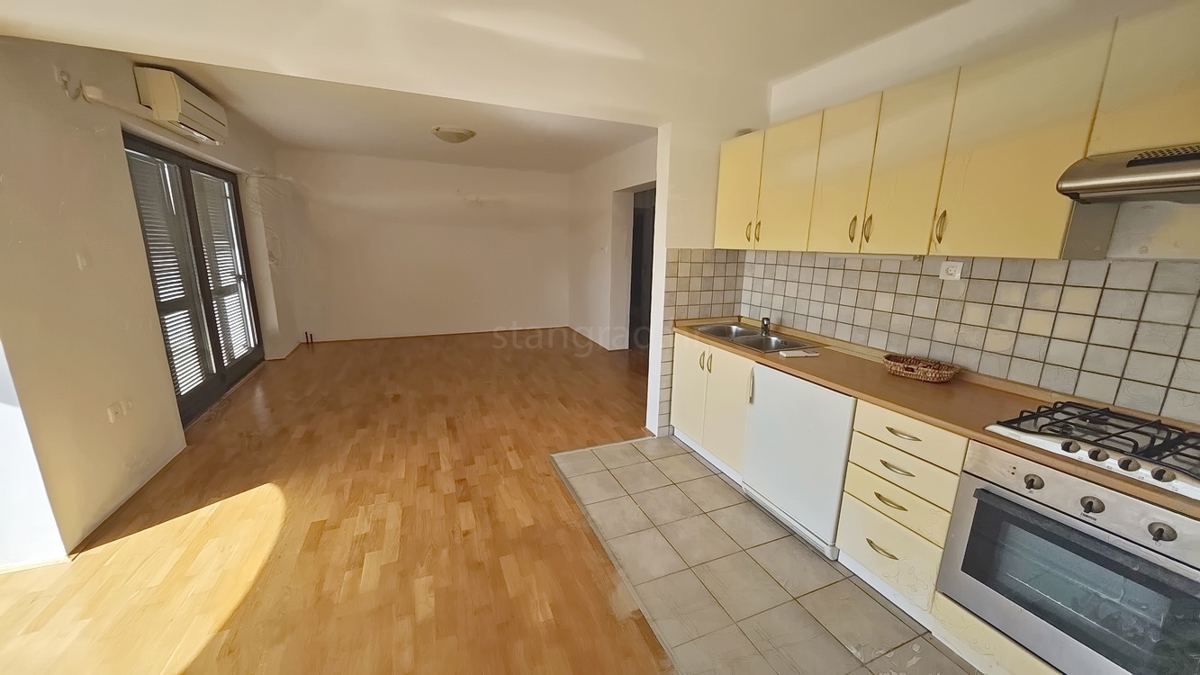 Baška, stanovanje v 1. nadstropju na odlični lokaciji z razgledom!