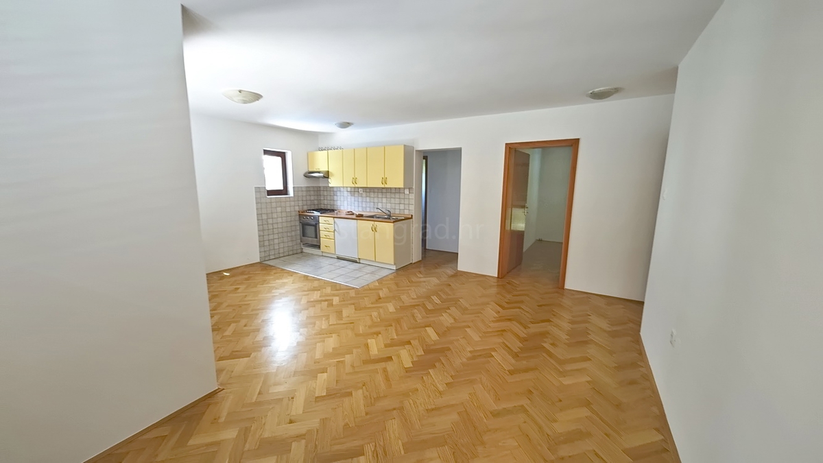 Baška, stanovanje v 1. nadstropju na odlični lokaciji z razgledom!