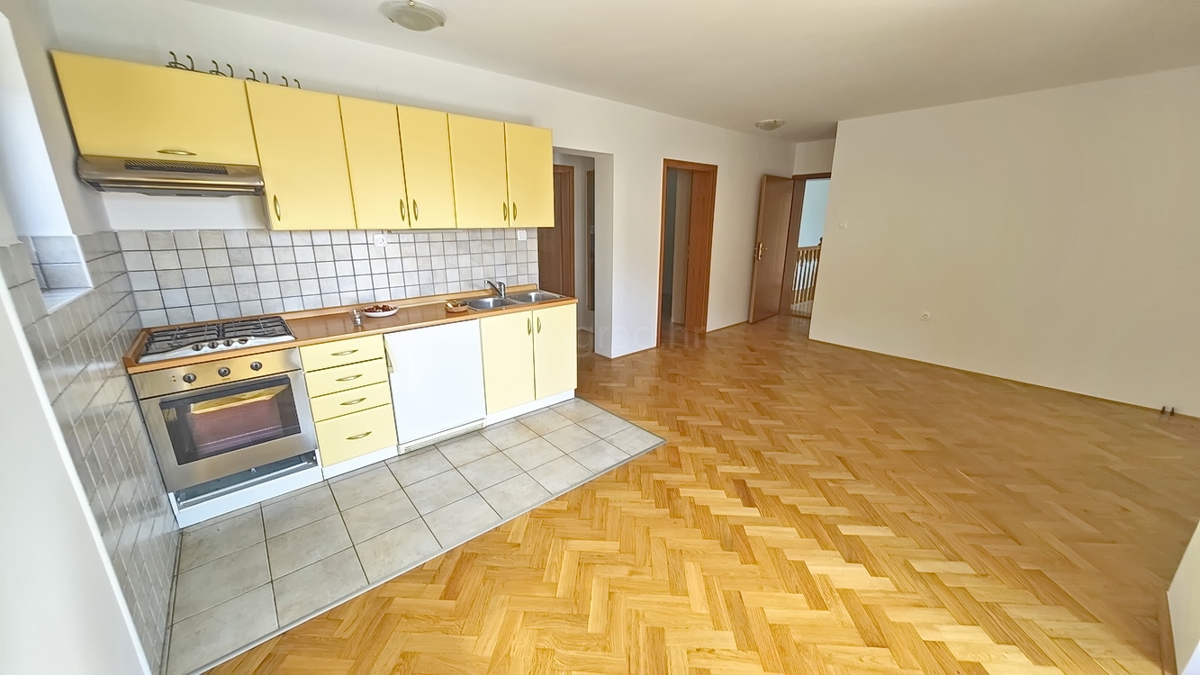 Baška, stanovanje v 1. nadstropju na odlični lokaciji z razgledom!