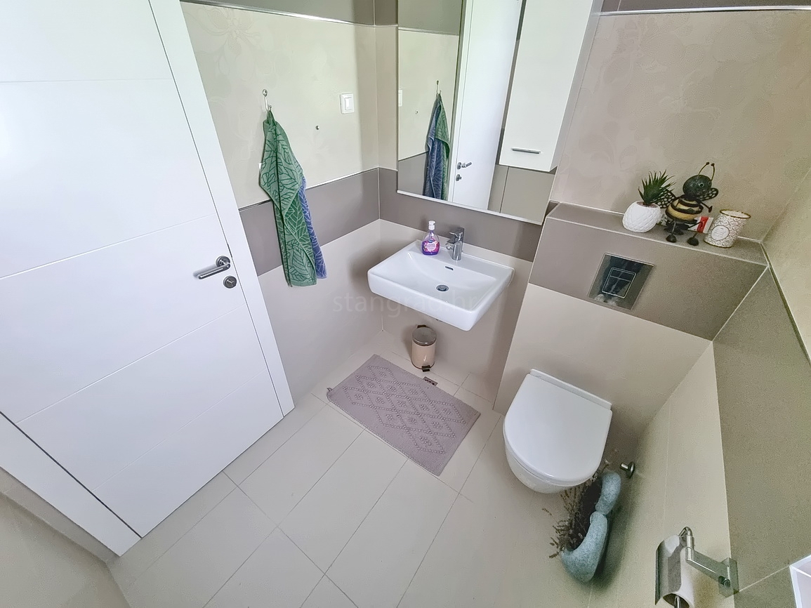 Malinska, prostoren apartma v 1. nadstropju blizu morja!