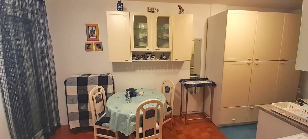 Malinska, garsonjera na odlični lokaciji!