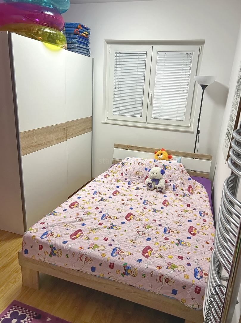Krk, pritlično stanovanje z vrtom v neposredni bližini morja!