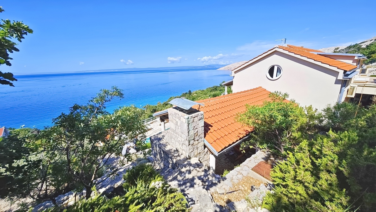 Območje Punta, ekskluzivna vila v pečini s panoramskim pogledom na morje!