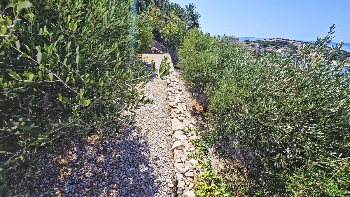 Območje Punta, ekskluzivna vila v pečini s panoramskim pogledom na morje!