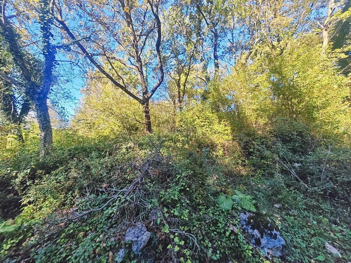Okolica Vrbnika, gradbeno zemljišče na mirni lokaciji!