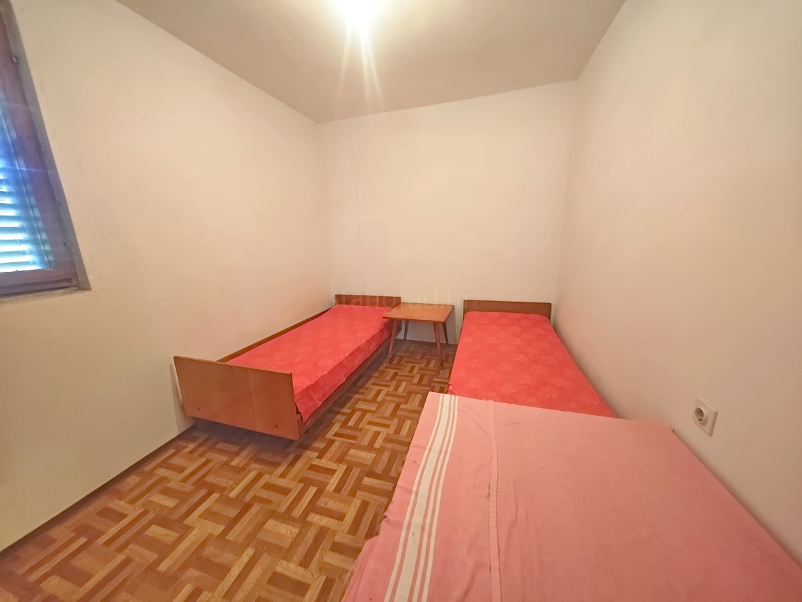 Šilo, hiša za prenovo na mirni lokaciji!