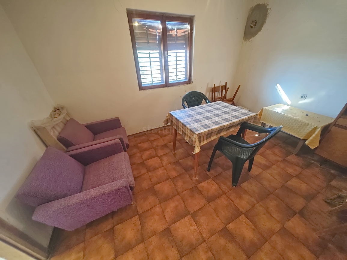 Šilo, hiša za prenovo na mirni lokaciji!