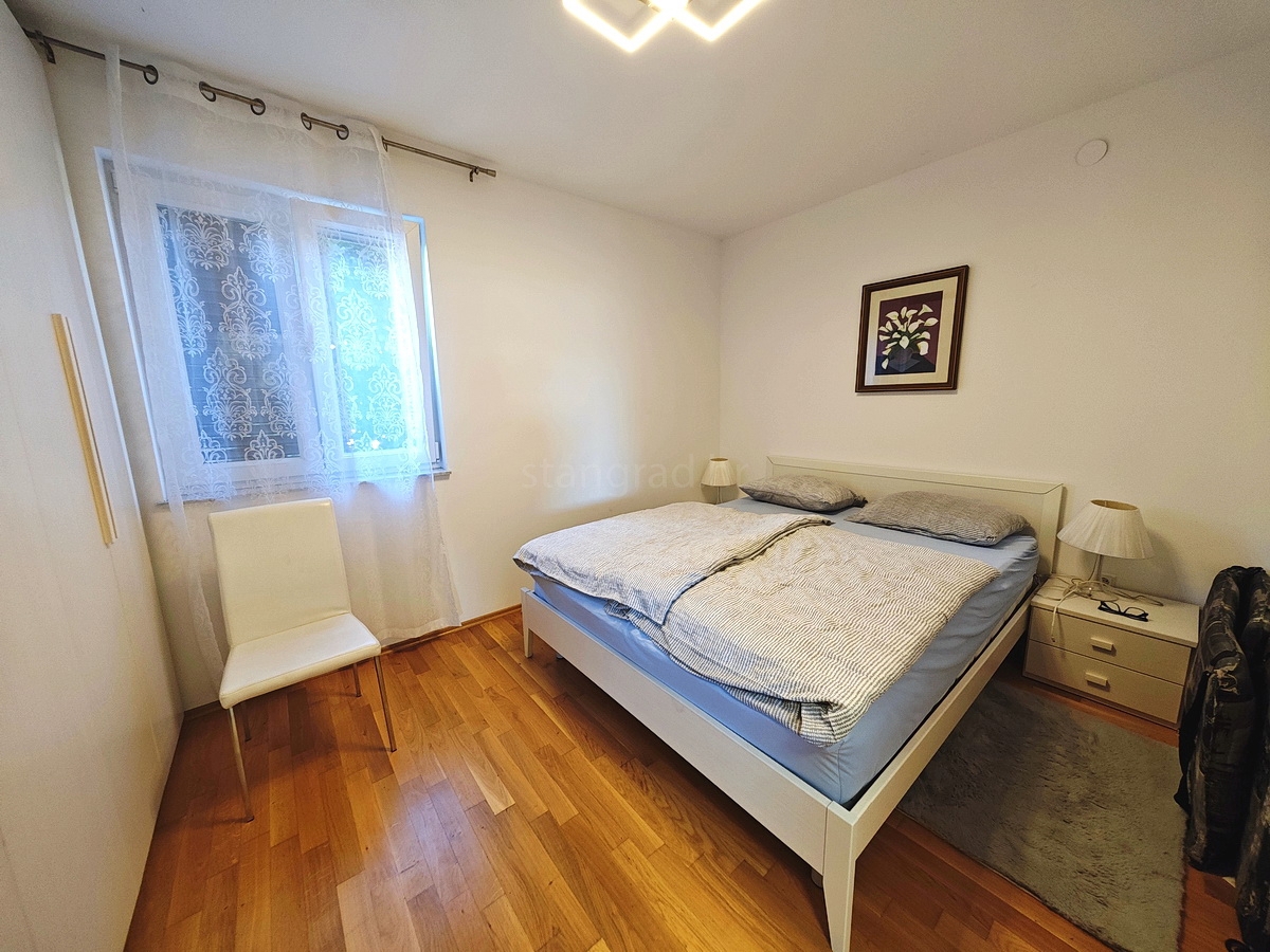 Območje Krka, stanovanje v pritličju s pogledom na morje!