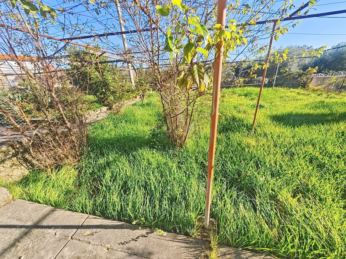 Zaliv Soline, samostojna kamnita hiša za prenovo!