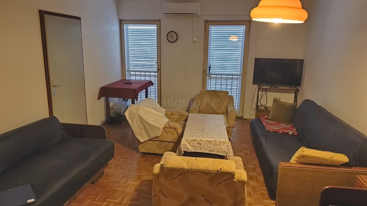 Crikvenica, enosobno stanovanje v 2. nadstropju v centru!