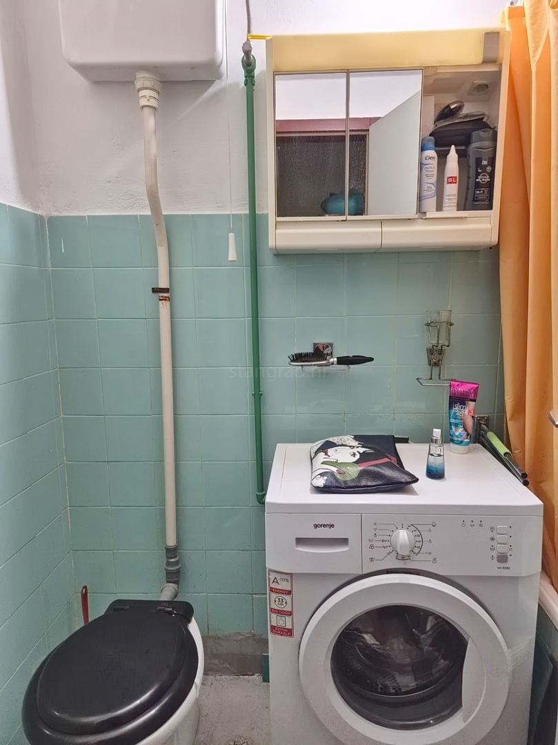 Crikvenica, enosobno stanovanje v 2. nadstropju v centru!