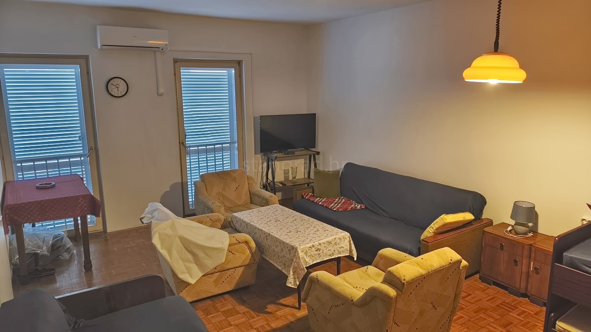 Crikvenica, enosobno stanovanje v 2. nadstropju v centru!