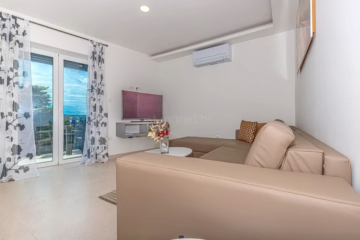 Crikvenica, vila z osmimi stanovanjskimi enotami na odlični lokaciji!