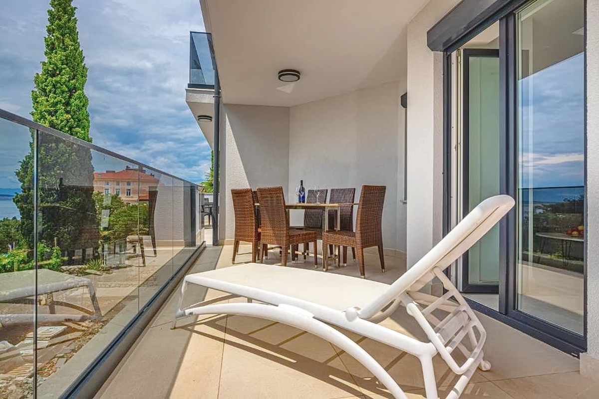 Crikvenica, vila z osmimi stanovanjskimi enotami na odlični lokaciji!