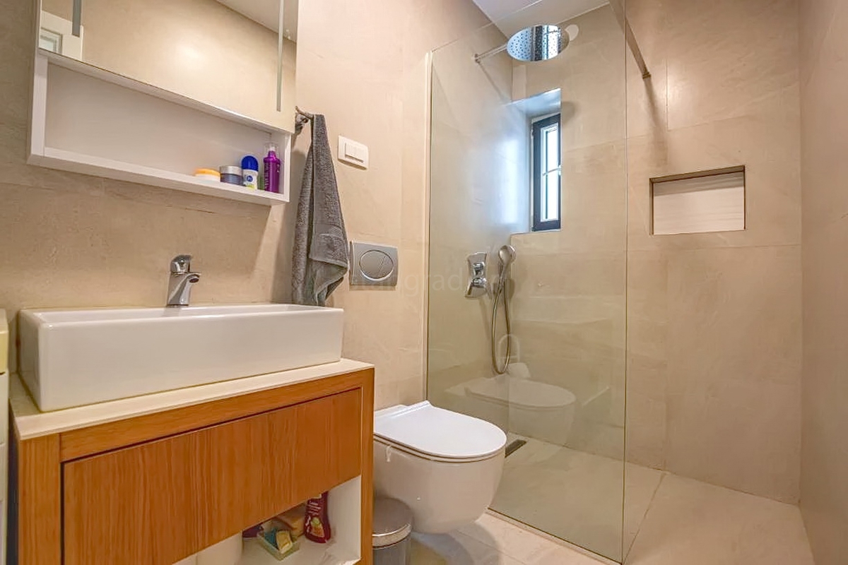 Crikvenica, vila z osmimi stanovanjskimi enotami na odlični lokaciji!