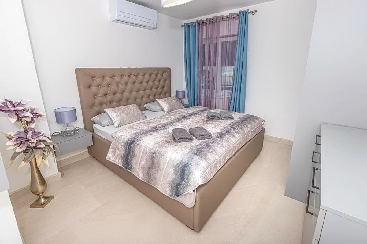 Crikvenica, vila z osmimi stanovanjskimi enotami na odlični lokaciji!