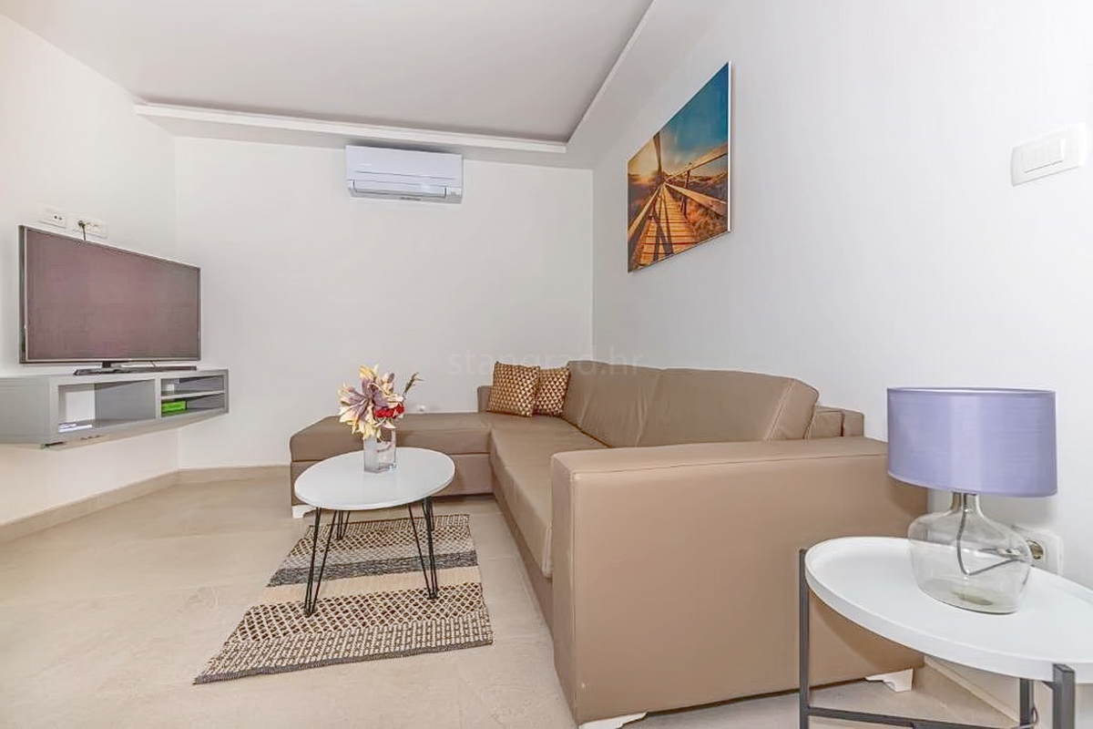 Crikvenica, vila z osmimi stanovanjskimi enotami na odlični lokaciji!