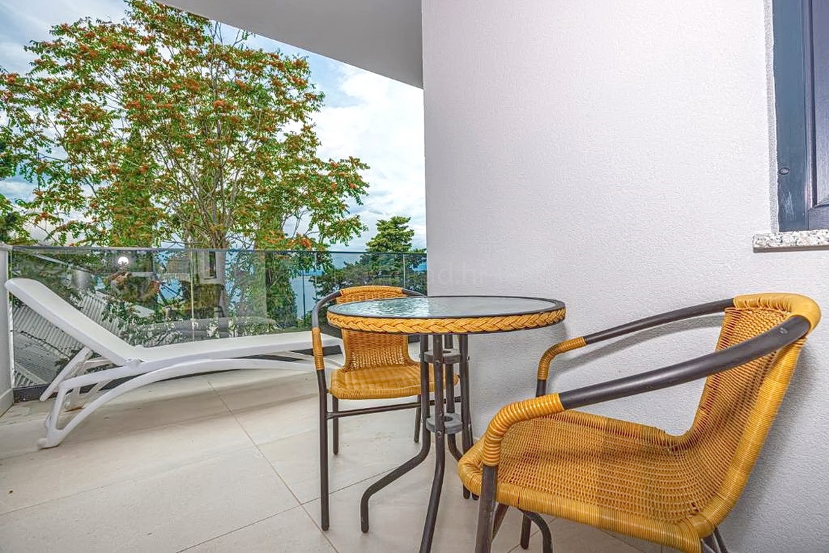 Crikvenica, vila z osmimi stanovanjskimi enotami na odlični lokaciji!