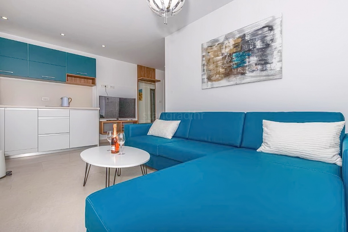 Crikvenica, vila z osmimi stanovanjskimi enotami na odlični lokaciji!