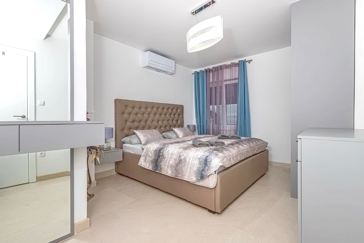 Crikvenica, vila z osmimi stanovanjskimi enotami na odlični lokaciji!