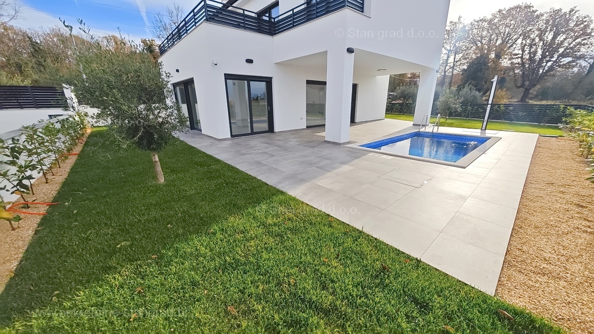 Malinska, moderna samostojna hiša z bazenom!