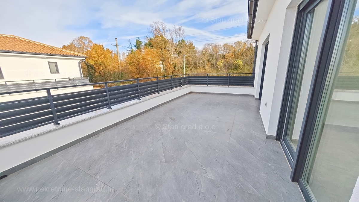 Malinska, moderna samostojna hiša z bazenom!