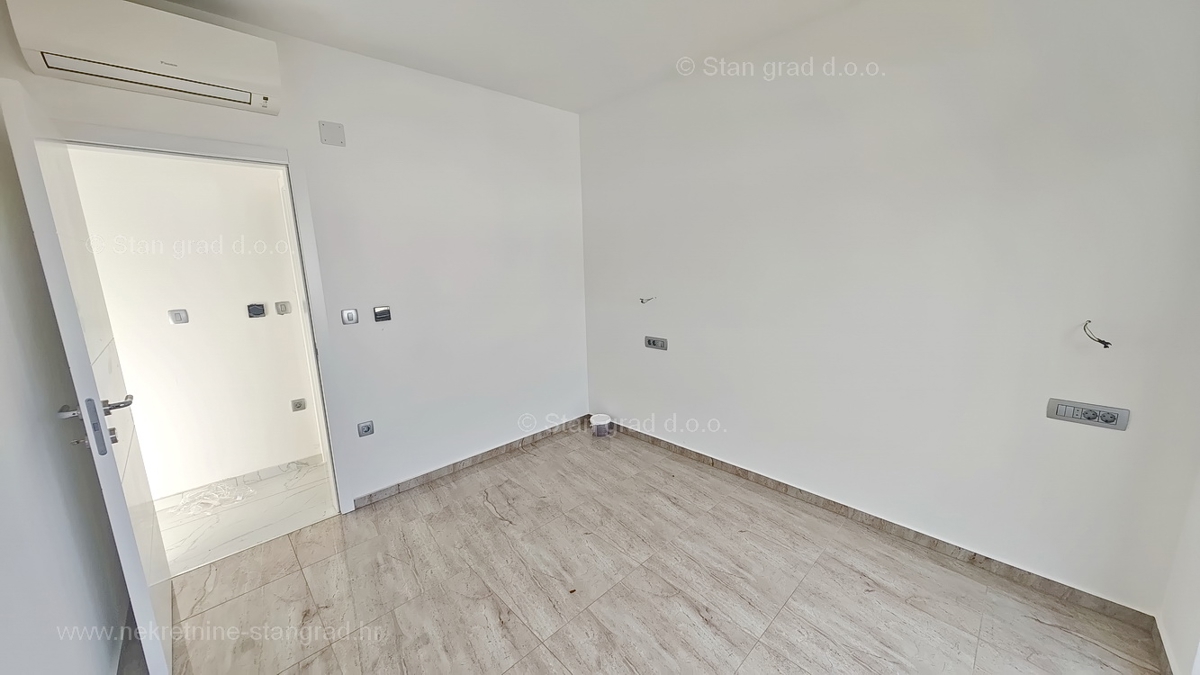 Malinska, moderna samostojna hiša z bazenom!