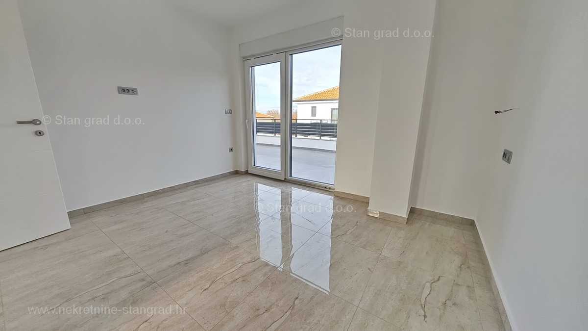 Malinska, moderna samostojna hiša z bazenom!