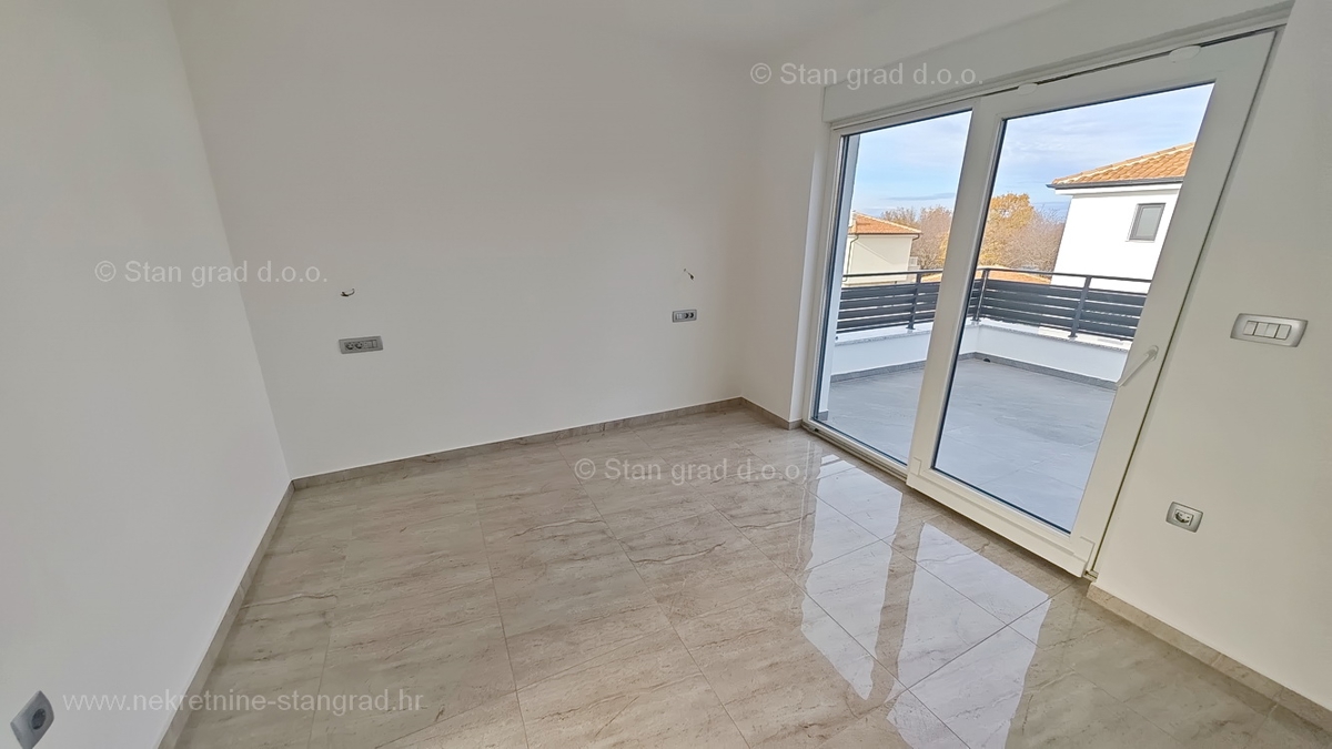 Malinska, moderna samostojna hiša z bazenom!