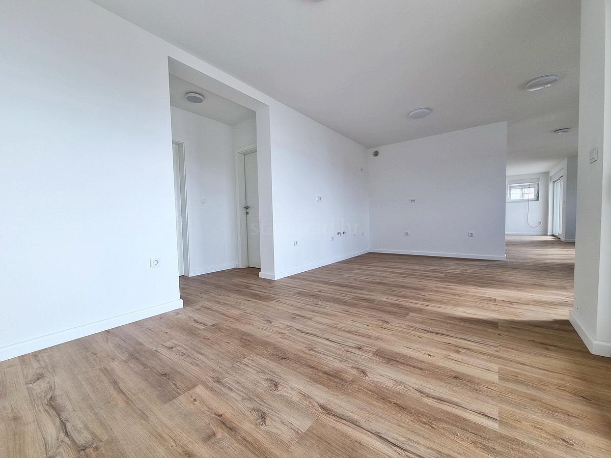 Crikvenica, prostorno stanovanje z razgledom na morje!