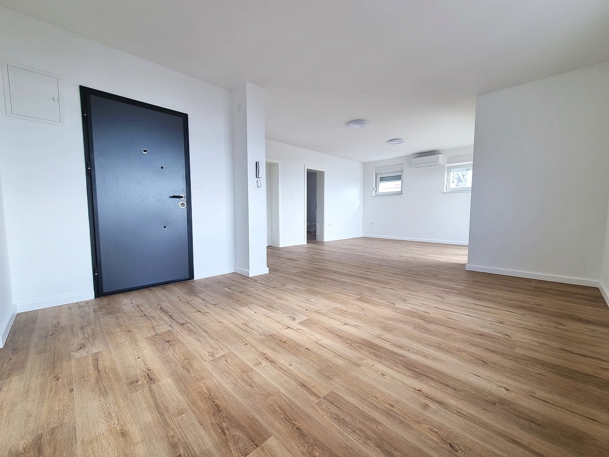 Crikvenica, prostorno stanovanje z razgledom na morje!