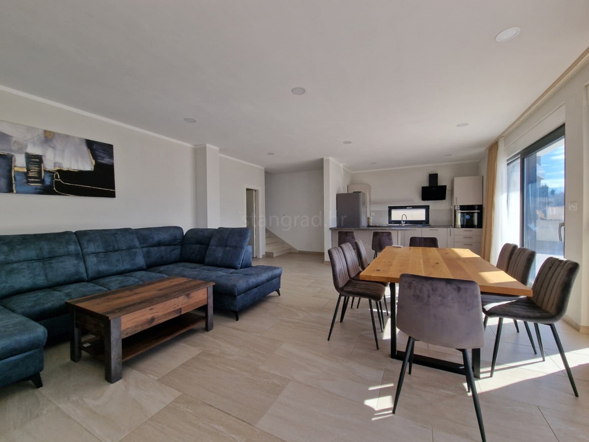 Crikvenica, nova moderna vila z bazenom in razgledom!