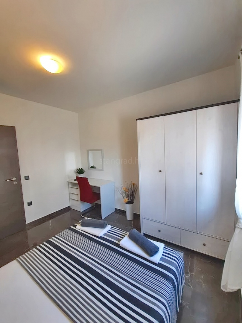 Okolica Vrbnika, samostojna hiša z bazenom!