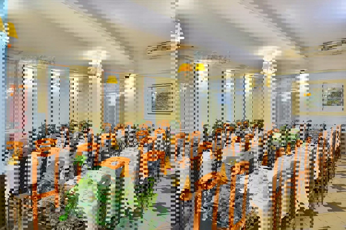 Hotel ob morju