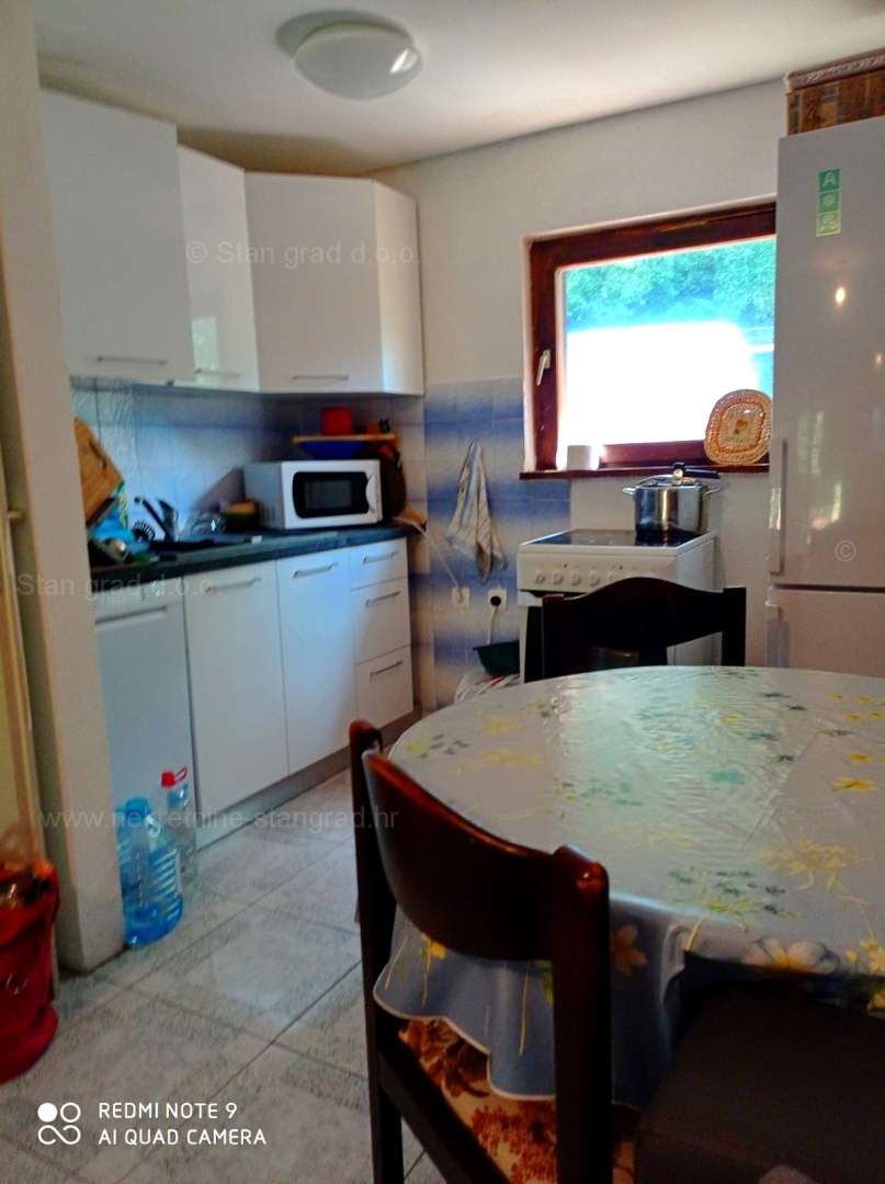 Uvala Soline, hiša dvojček z 2 apartmajema, PRODAJA!