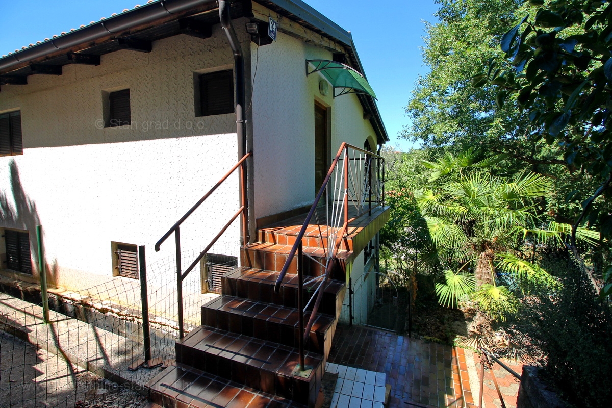 Uvala Soline, hiša dvojček z 2 apartmajema, PRODAJA!