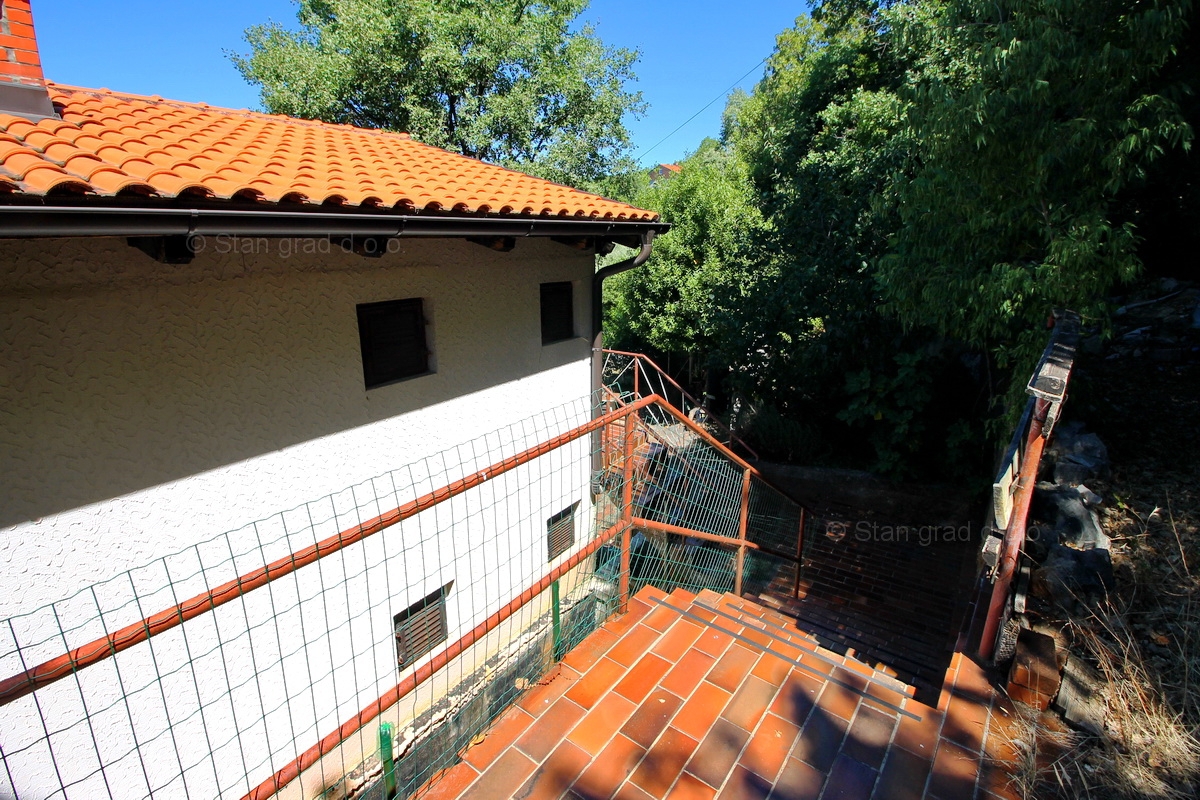 Uvala Soline, hiša dvojček z 2 apartmajema, PRODAJA!