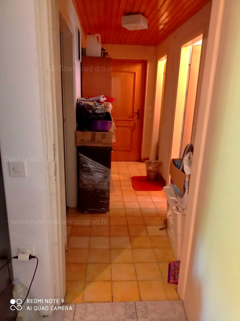 Uvala Soline, hiša dvojček z 2 apartmajema, PRODAJA!