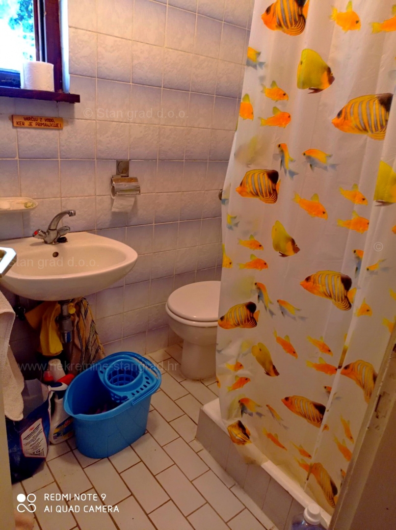 Uvala Soline, hiša dvojček z 2 apartmajema, PRODAJA!