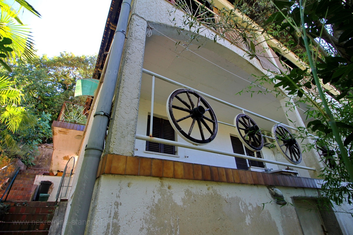 Uvala Soline, hiša dvojček z 2 apartmajema, PRODAJA!