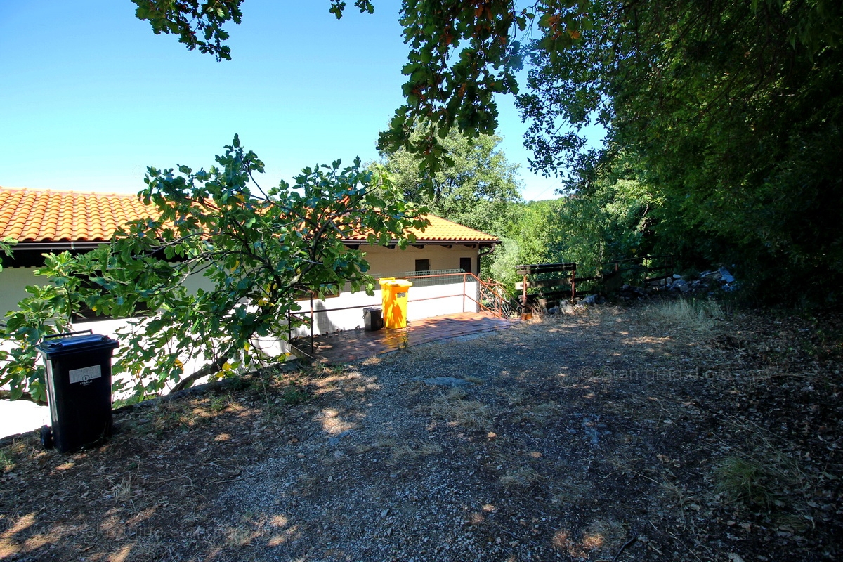 Uvala Soline, hiša dvojček z 2 apartmajema, PRODAJA!