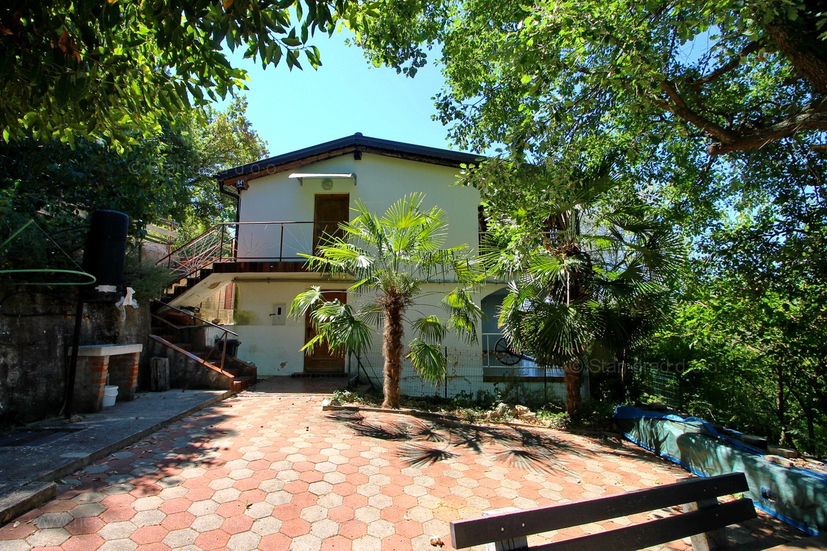 Uvala Soline, hiša dvojček z 2 apartmajema, PRODAJA!