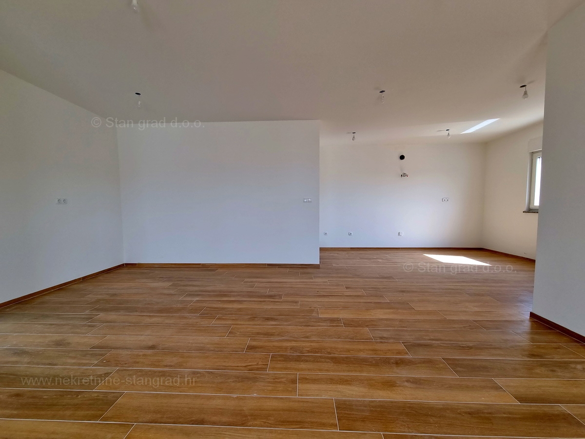 Otok Krk, Malinska, penthouse v novogradnji s pogledom na morje, prodaja!