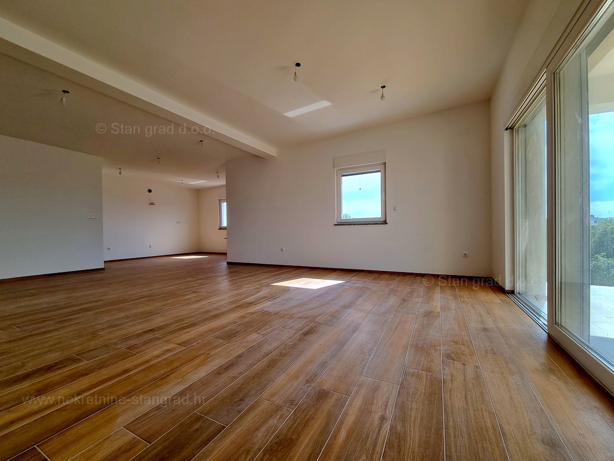 Otok Krk, Malinska, penthouse v novogradnji s pogledom na morje, prodaja!
