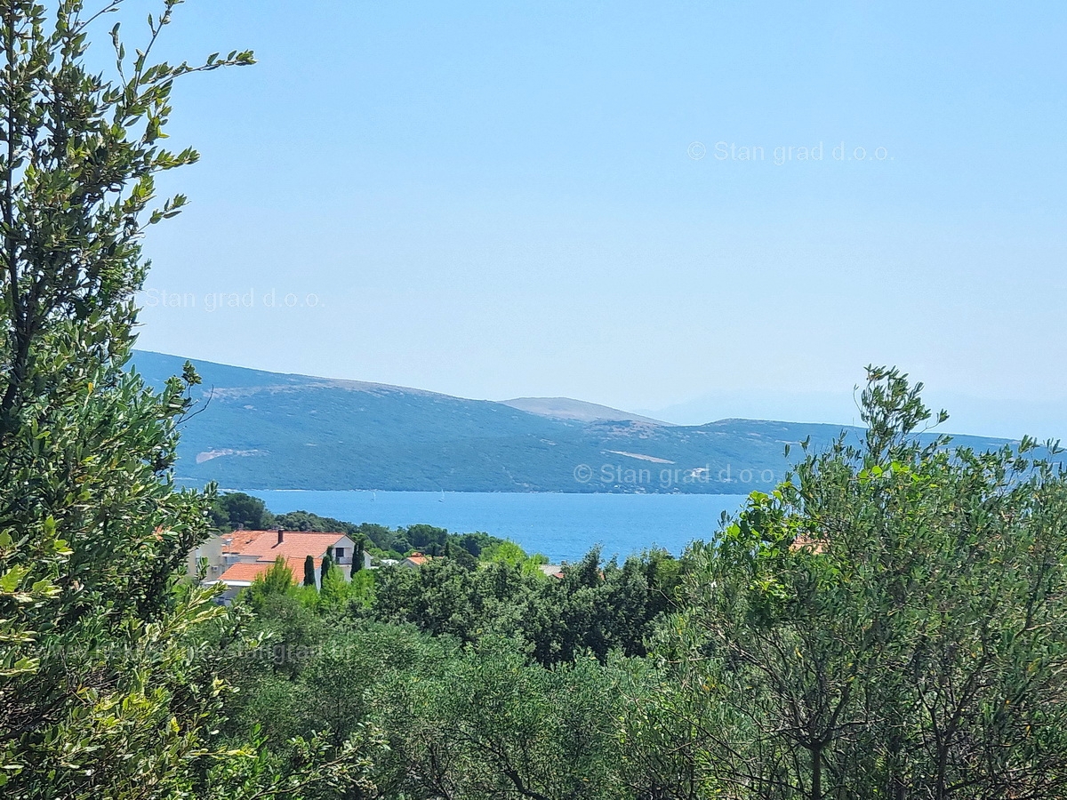 Krk, prostorno gradbeno zemljišče s panoramskim pogledom na morje, prodaja!!