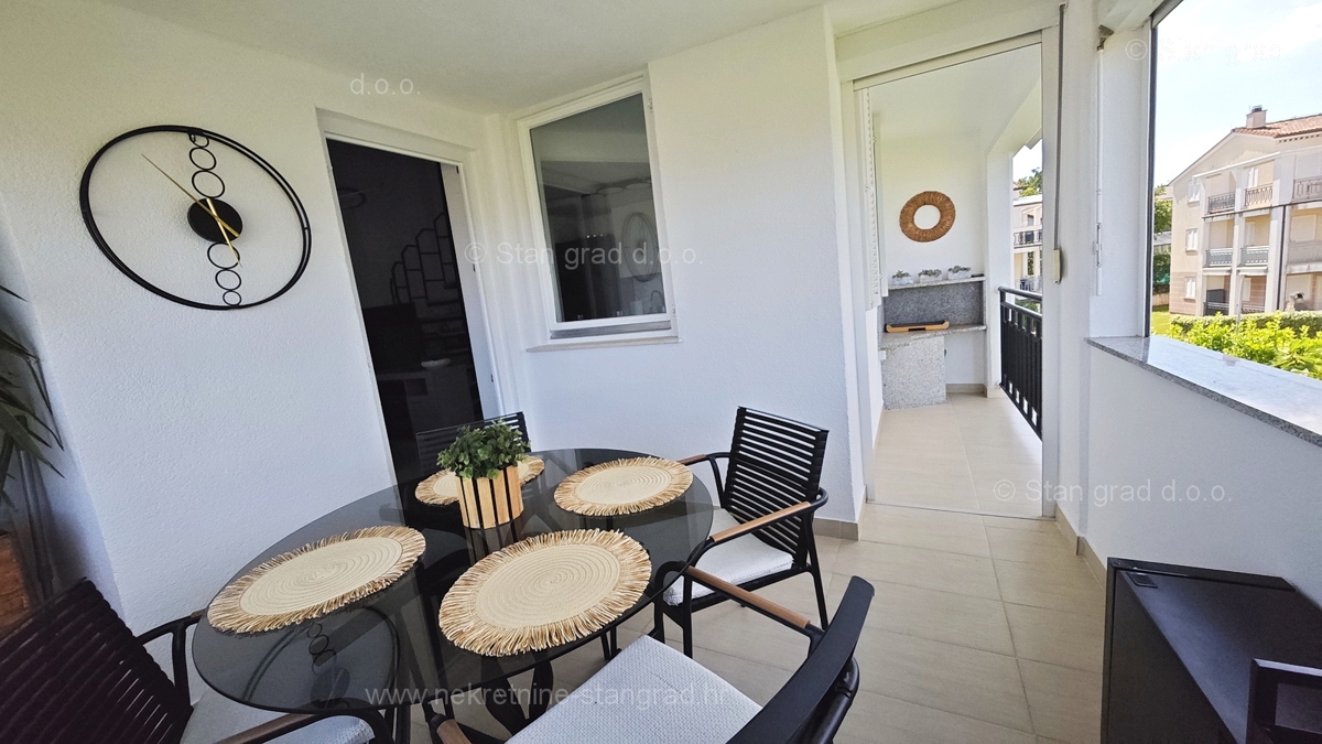 Malinska, novo prenovljen apartma z odprtim pogledom na morje!