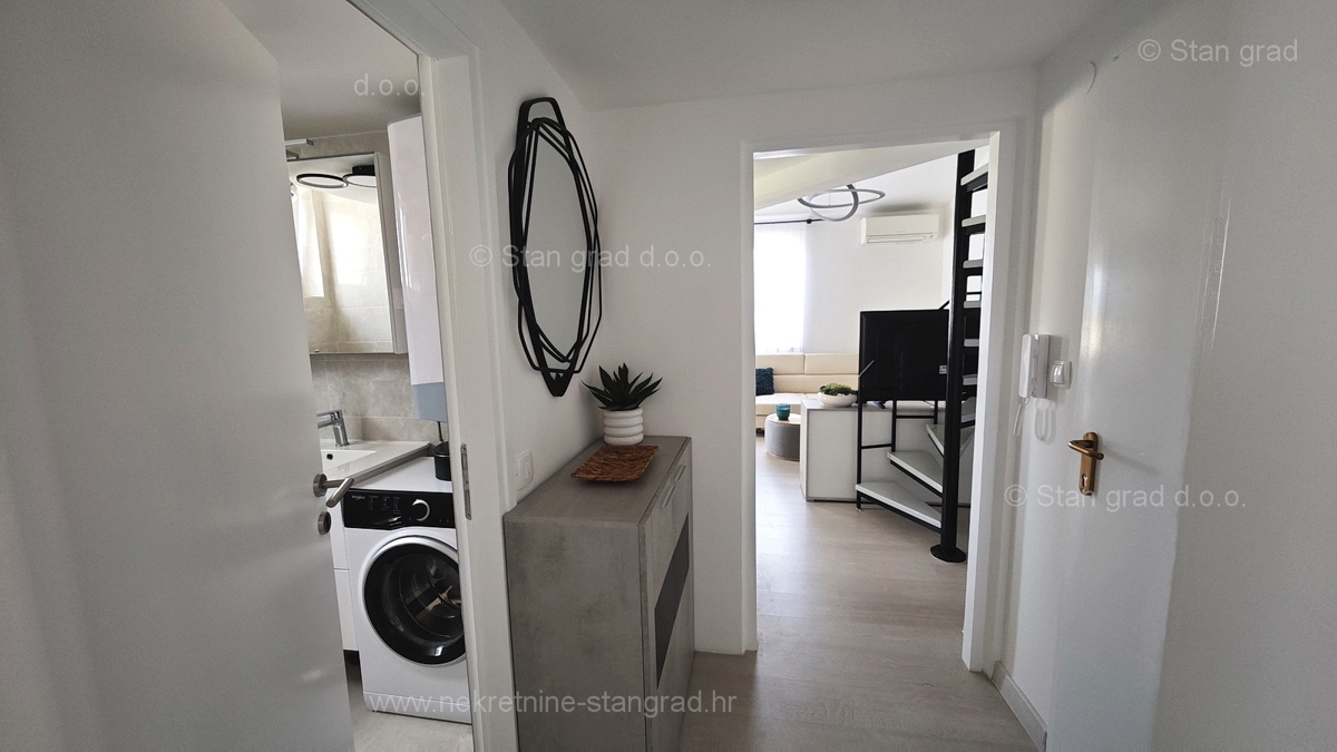 Malinska, novo prenovljen apartma z odprtim pogledom na morje!