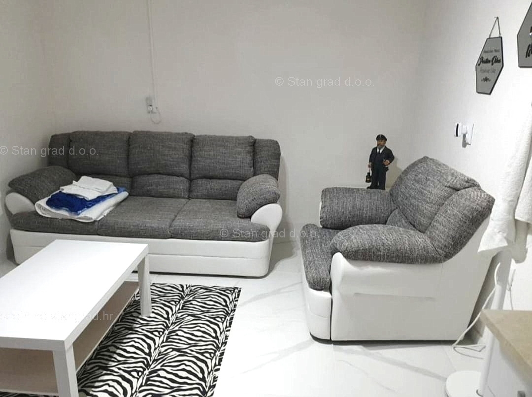 Crikvenica center, hiša z garsonjero 50 m od morja!