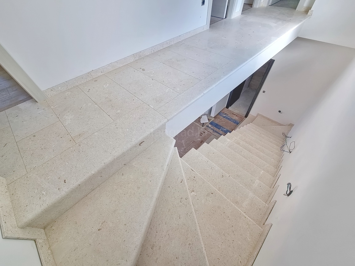 Malinska, novogradnja z bazenom in pogledom na morje!