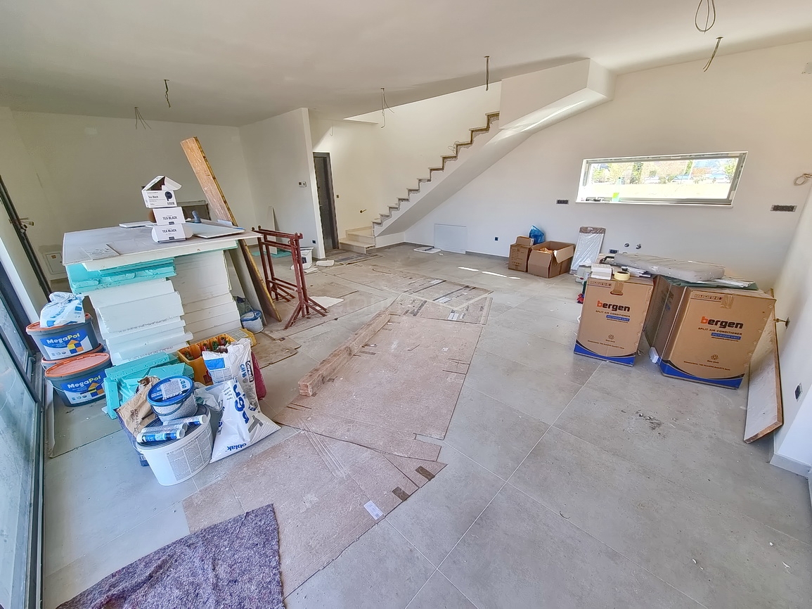 Malinska, novogradnja z bazenom in pogledom na morje!